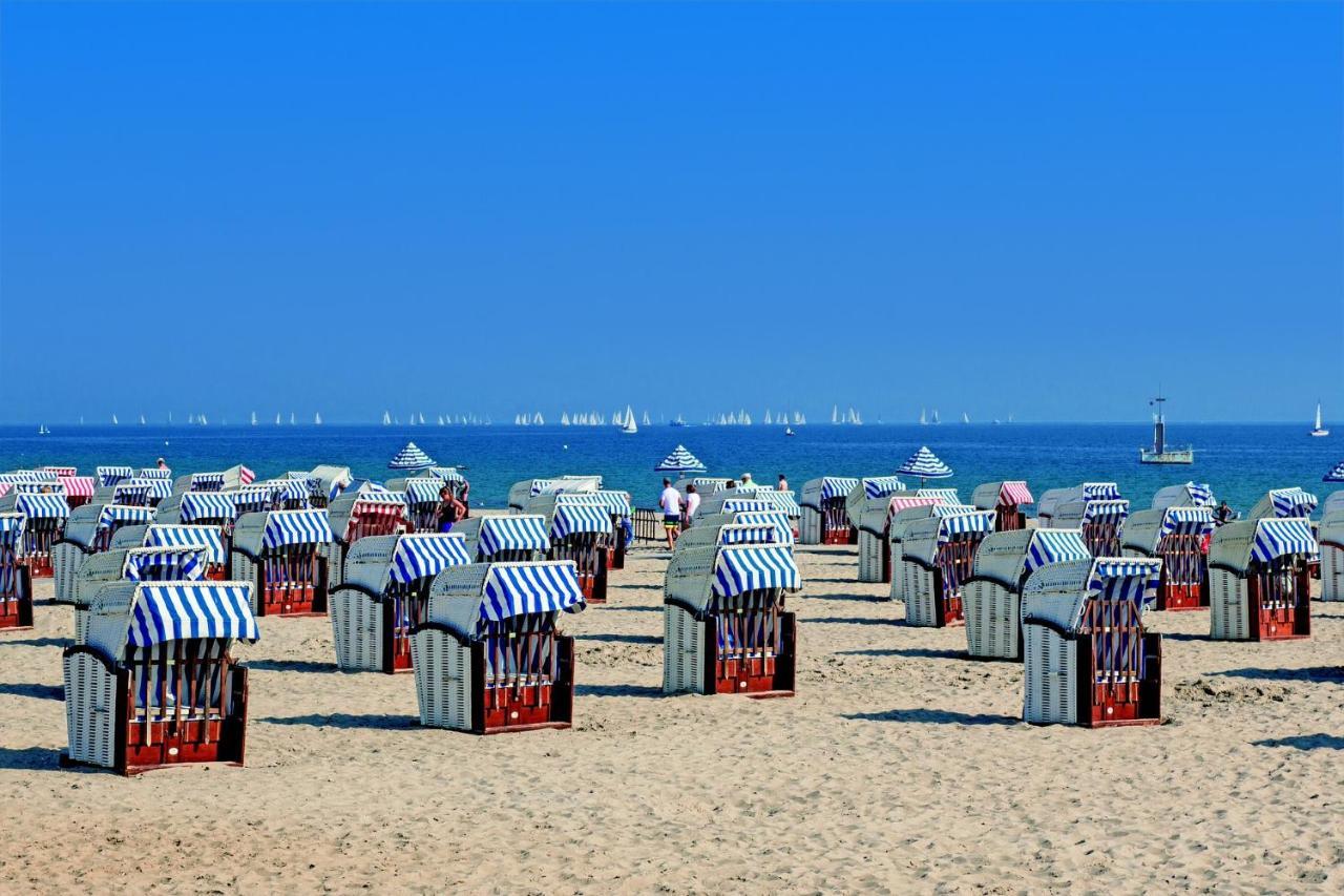 Ferienhäuschen Küstenwald bei Warnemünde, eigener Garten, Terrasse mit Strandkorb, 400m zum Strand Diedrichshagen  Exterior foto