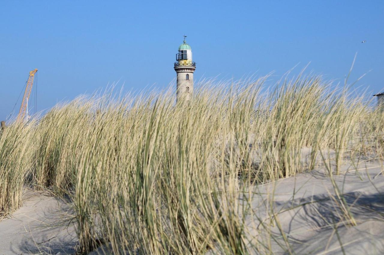 Ferienhäuschen Küstenwald bei Warnemünde, eigener Garten, Terrasse mit Strandkorb, 400m zum Strand Diedrichshagen  Exterior foto